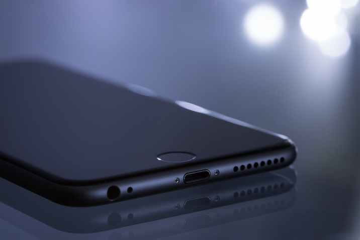 Apple, Telefonları Yavaşlatan Güncellemeler Konusunda Kullanıcılarını Uyarmayı Kabul Etti