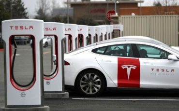 Tesla’nın Yeni Şarj İstasyonu V3 Supercharger Günde 1.500 Elektrikli Araba Şarj Edecek